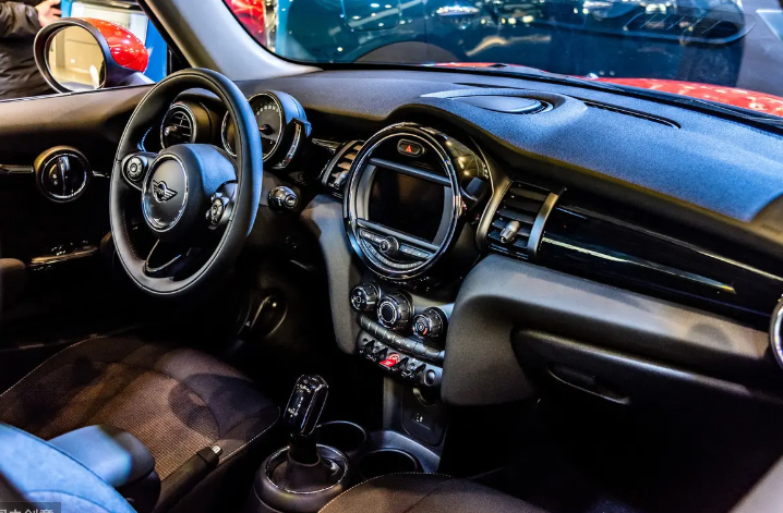 ABS塑（sù）料在汽車零件中的應用（yòng）